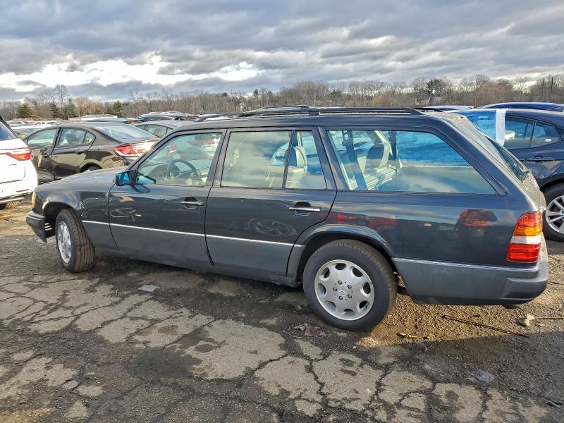 Photo 2 from auction – 1995 MERCEDES-BENZ E 320 with VIN WDBEA92EXSF305990