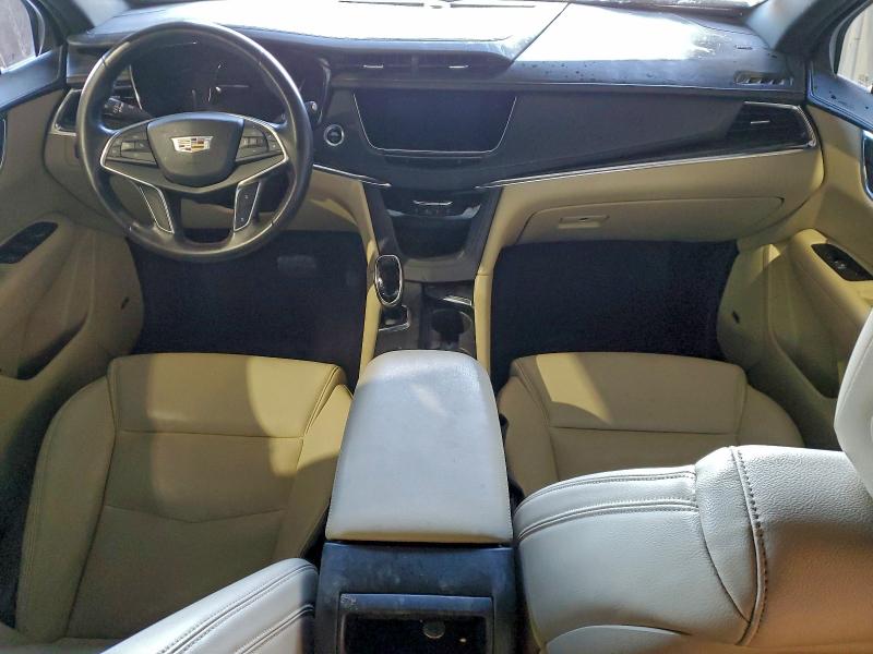 Photo 8 from auction – 2017 CADILLAC XT5 with VIN 1GYKNARS6HZ161958