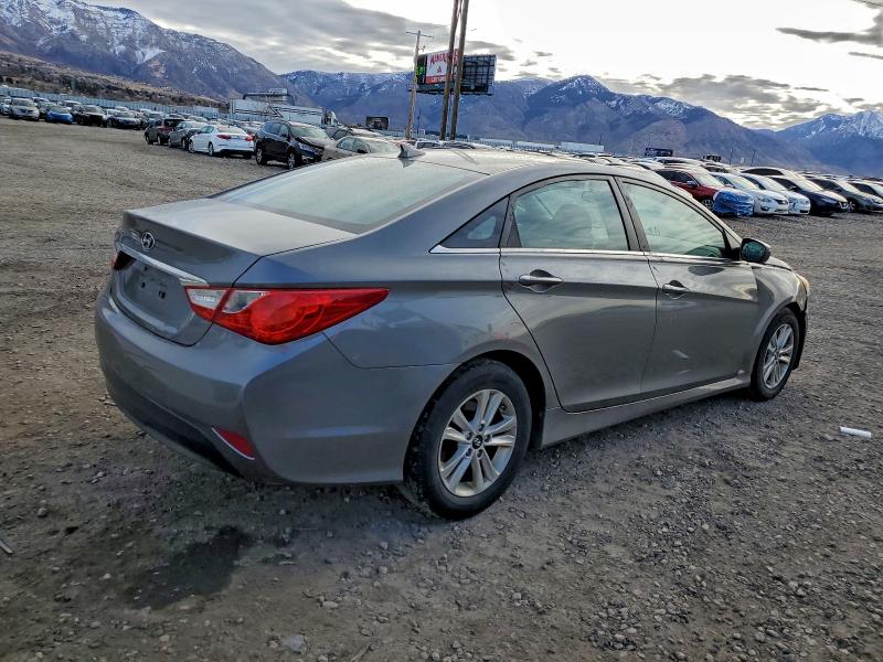 Photo 3 from auction – 2014 HYUNDAI SONATA GLS with VIN 5NPEB4ACXEH831855
