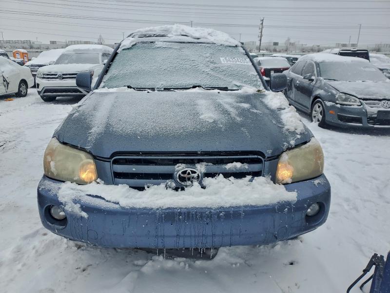 Photo 5 from auction – 2004 TOYOTA HIGHLANDER with VIN JTEDP21A040015552