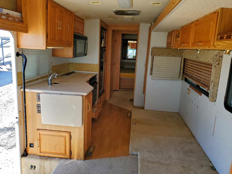 Photo 6 from auction – 2002 WINNEBAGO ADVENTURER with VIN 1FCNF53S720A06847
