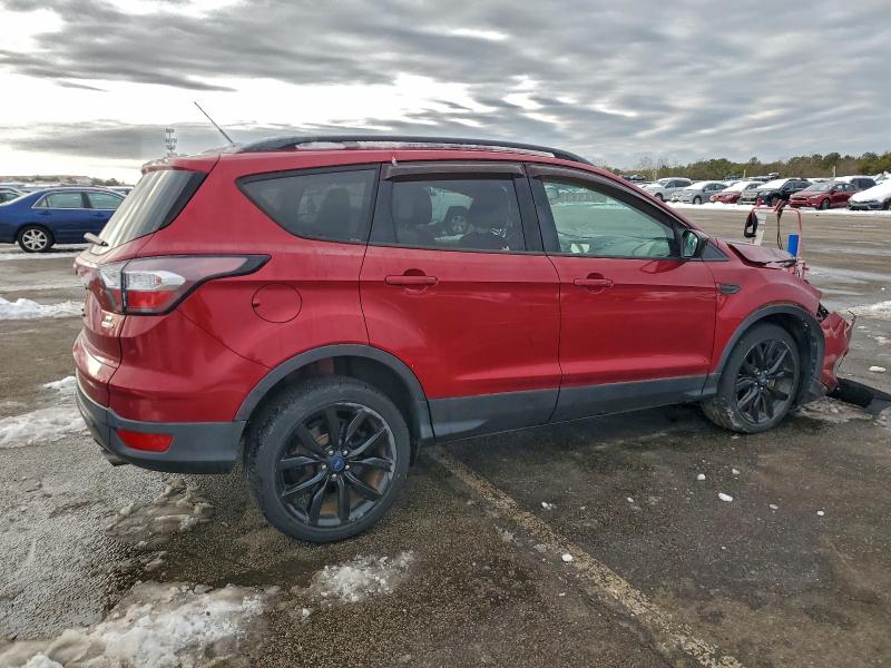Photo 3 from auction – 2017 FORD ESCAPE SE with VIN 1FMCU9GD0HUC57982