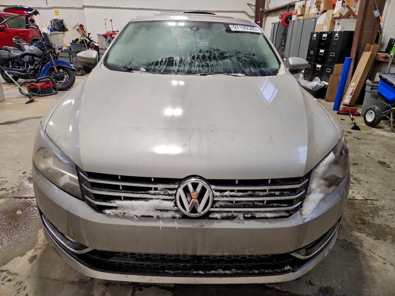 Photo 5 from auction – 2012 VOLKSWAGEN PASSAT SEL with VIN 1VWCH7A36CC011849