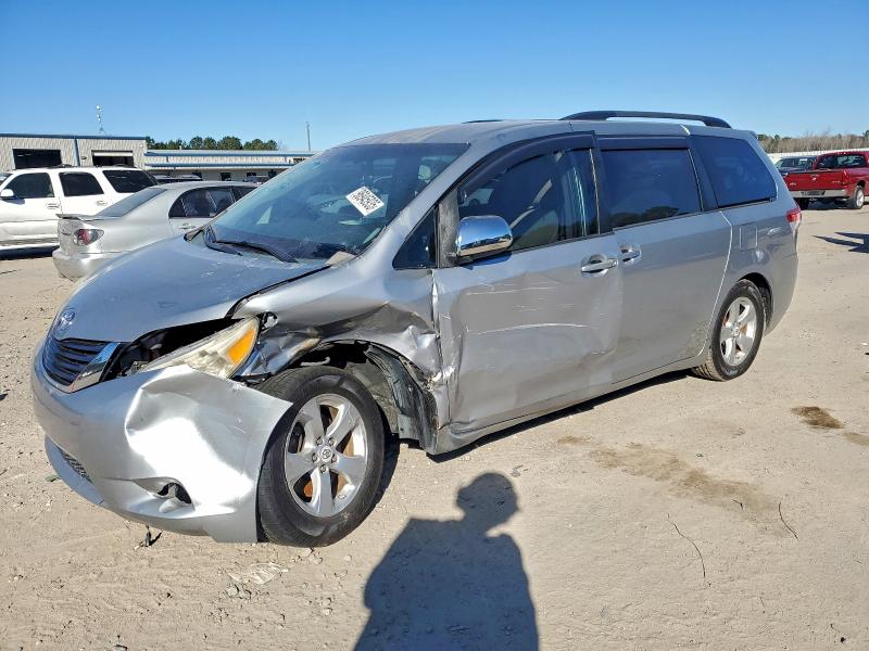 TOYOTA SIENNA LE 2011 with VIN 5TDKK3DC2BS128426 - Photo from auction