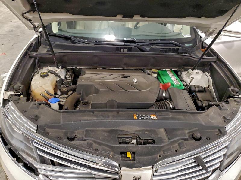 Photo 12 from auction – 2016 LINCOLN MKX RESERV with VIN 2LMTJ8LP8GBL66685