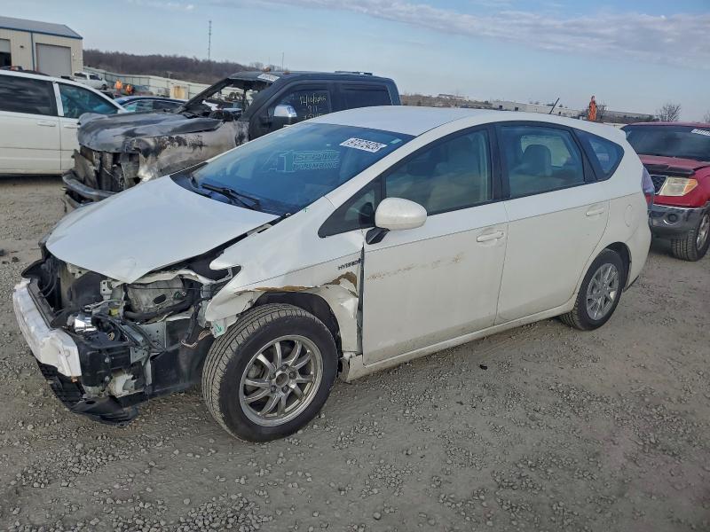 Photo 1 from auction – 2015 TOYOTA PRIUS V with VIN JTDZN3EU2FJ021067