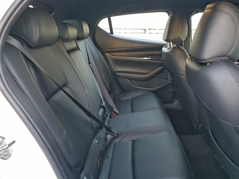 Photo 10 from auction – 2019 MAZDA 3 with VIN JM1BPAJM1K1120804