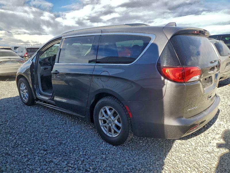 Photo 2 from auction – 2017 CHRYSLER PACIFICA L with VIN 2C4RC1CG7HR522008
