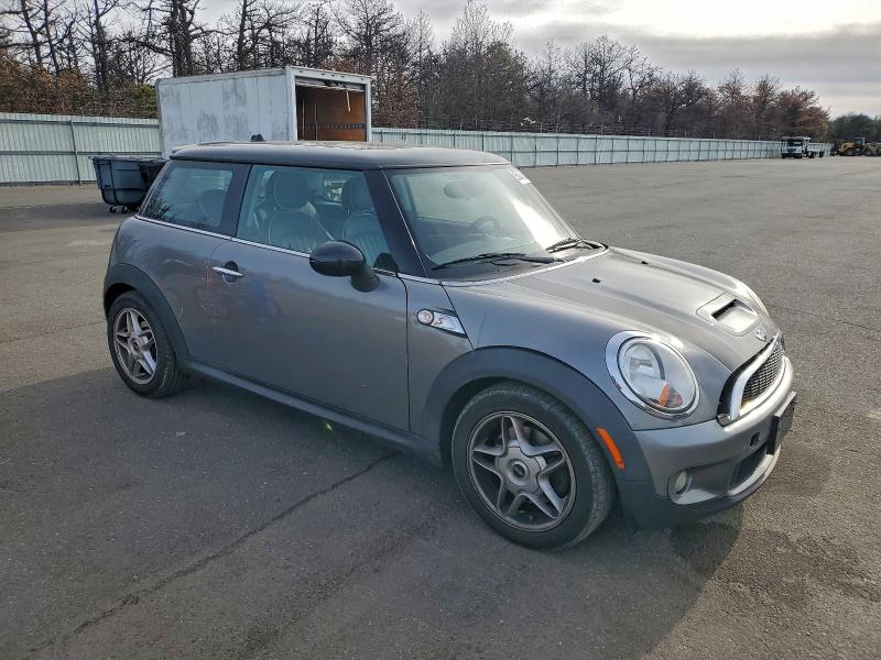 Photo 4 from auction – 2009 MINI COOPER with VIN WMWMF73509TW85867