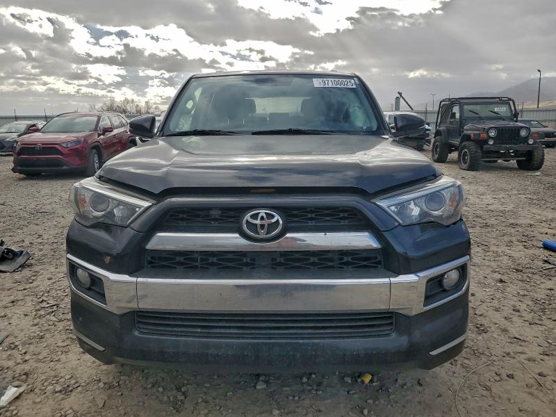Photo 5 from auction – 2018 TOYOTA 4RUNNER with VIN JTEBU5JR2J5577488