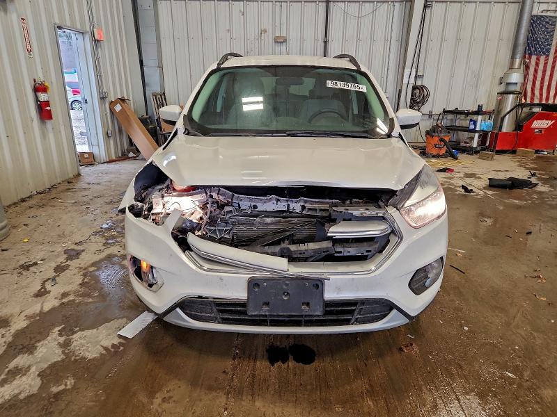 Photo 5 from auction – 2018 FORD ESCAPE SE with VIN 1FMCU9GD0JUC09386