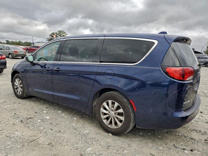 Photo 2 from auction – 2017 CHRYSLER PACIFICA T with VIN 2C4RC1DG1HR636228
