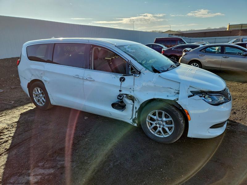 Photo 4 from auction – 2017 CHRYSLER PACIFICA T with VIN 2C4RC1DG8HR720174