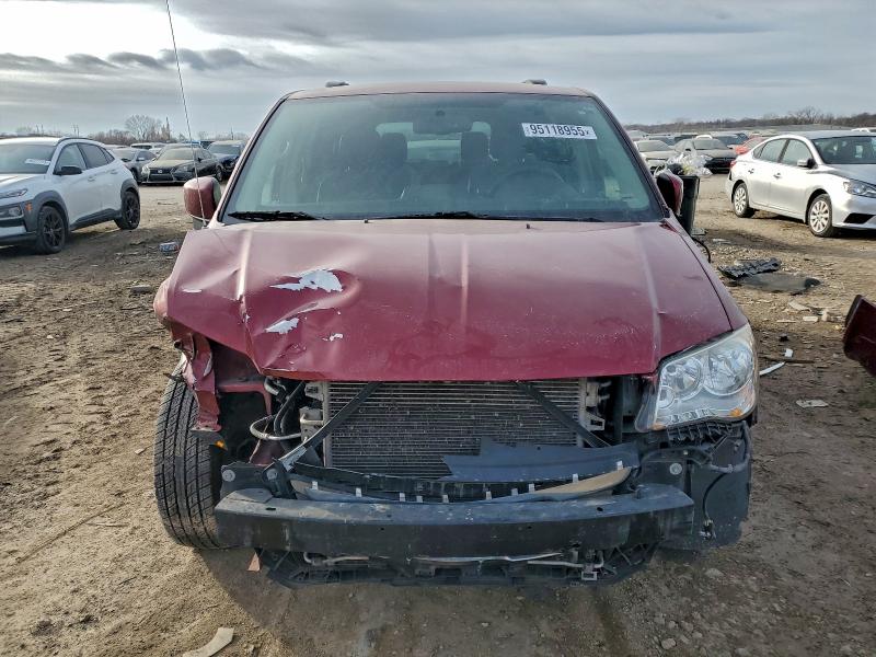 Photo 5 from auction – 2016 CHRYSLER TOWN & COU with VIN 2C4RC1BG2GR269079