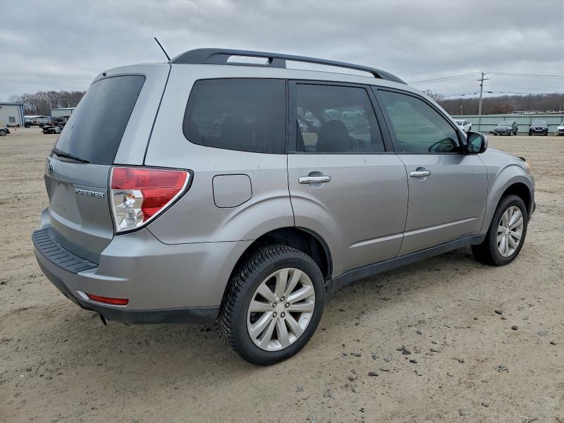 Photo 3 from auction – 2011 SUBARU FORESTER L with VIN JF2SHBEC2BH768584