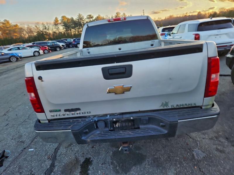 Photo 6 from auction – 2011 CHEVROLET SILVERADO with VIN 1GCRKPEA1BZ105656