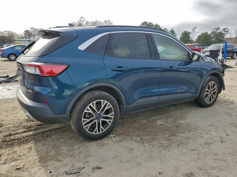Photo 3 from auction – 2020 FORD ESCAPE with VIN 1FMCU9H63LUB46805