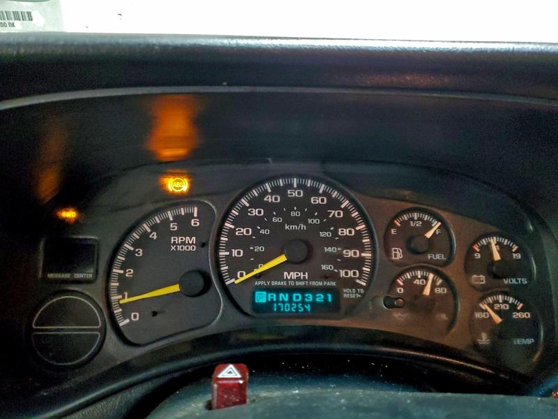 Photo 9 from auction – 2000 CHEVROLET SILVERADO with VIN 1GCEK14V8YE425086