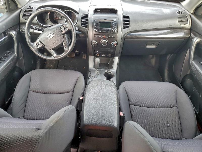 Photo 8 from auction – 2011 KIA SORENTO BA with VIN 5XYKTDA20BG172615