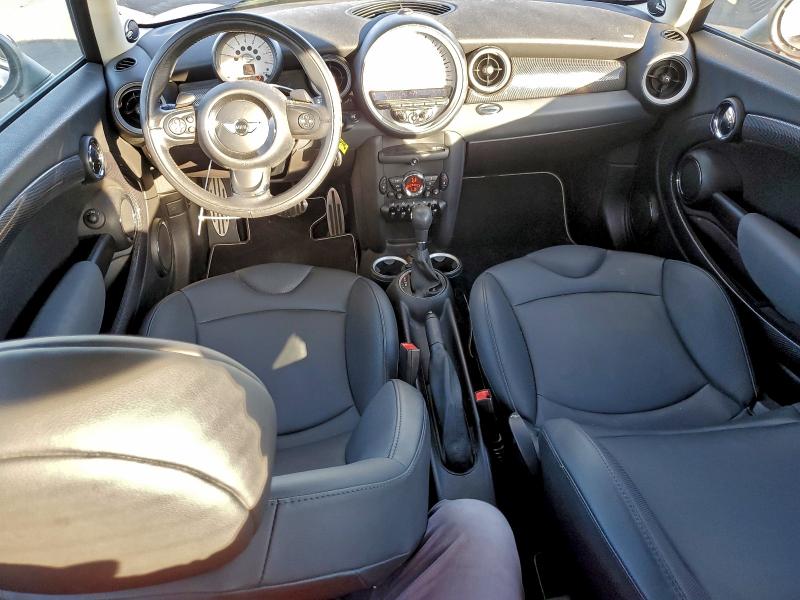 Photo 8 from auction – 2011 MINI COOPER S with VIN WMWSV3C53BTY12099