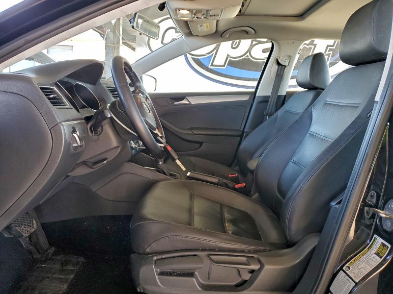 Photo 7 from auction – 2017 VOLKSWAGEN JETTA SE with VIN 3VWDB7AJ8HM301066