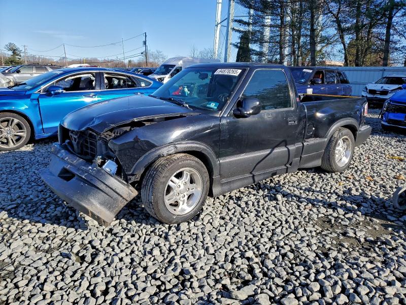 GMC SONOMA 2001 with VIN 1GTCS145818126449 - Photo from auction