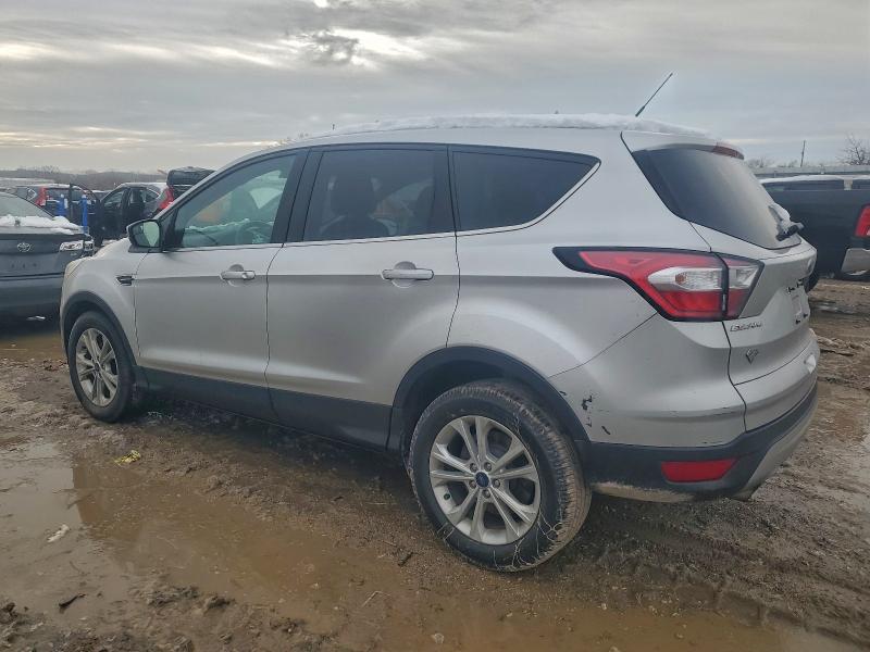 Photo 2 from auction – 2017 FORD ESCAPE SE with VIN 1FMCU0GD0HUC45763