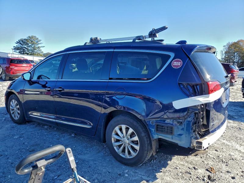 Photo 2 from auction – 2017 CHRYSLER PACIFICA T with VIN 2C4RC1BG7HR704941