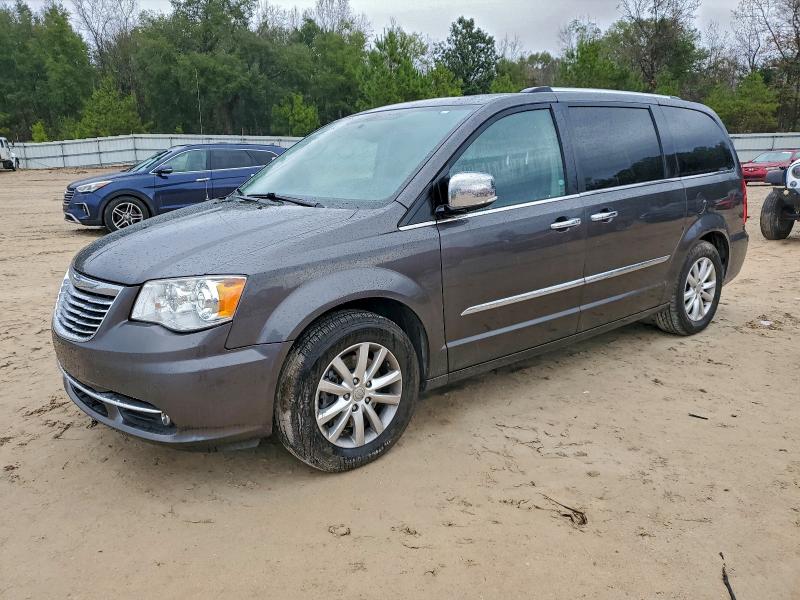 CHRYSLER TOWN & COU 2015 with VIN 2C4RC1GG7FR710762 - Photo from auction