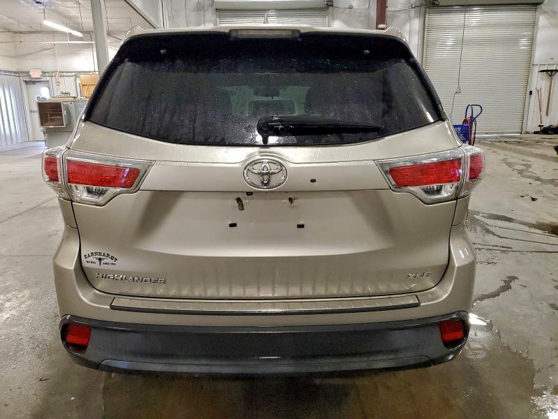 Photo 6 from auction – 2015 TOYOTA HIGHLANDER with VIN 5TDKKRFH1FS110100