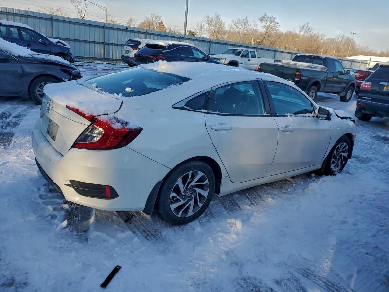 Photo 3 from auction – 2018 HONDA CIVIC EX with VIN 2HGFC2F77JH506473