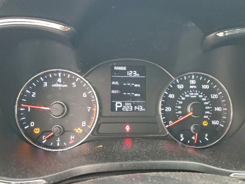 Photo 9 from auction – 2016 KIA FORTE LX with VIN KNAFK4A64G5585996