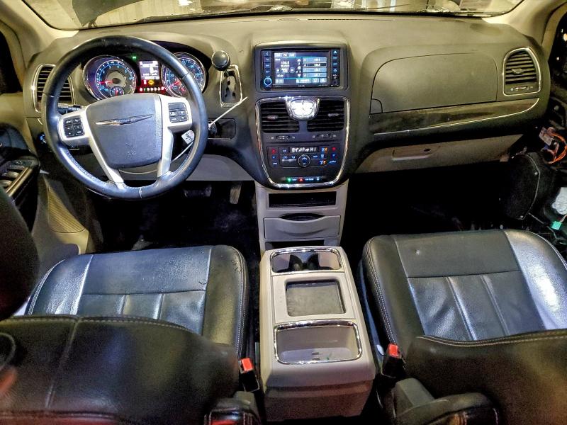 Photo 8 from auction – 2016 CHRYSLER TOWN & COU with VIN 2C4RC1BG7GR289697