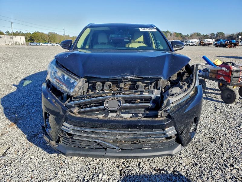 Photo 5 from auction – 2019 TOYOTA HIGHLANDER with VIN 5TDDGRFH9KS068778