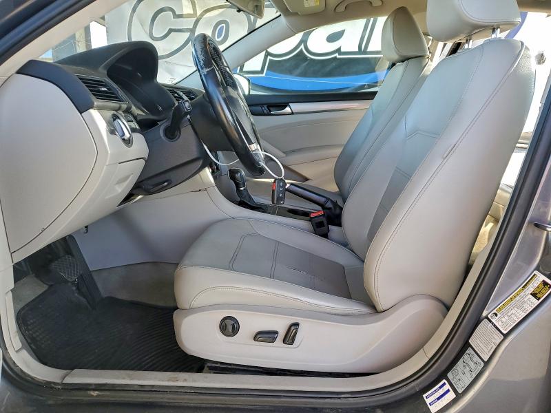 Zdjęcie 7 z aukcji – 2015 VOLKSWAGEN PASSAT S z VIN 1VWAS7A35FC122003