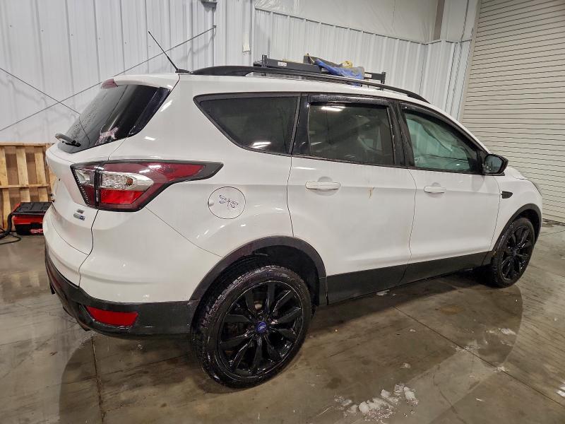 Photo 3 from auction – 2017 FORD ESCAPE SE with VIN 1FMCU9G97HUB51783