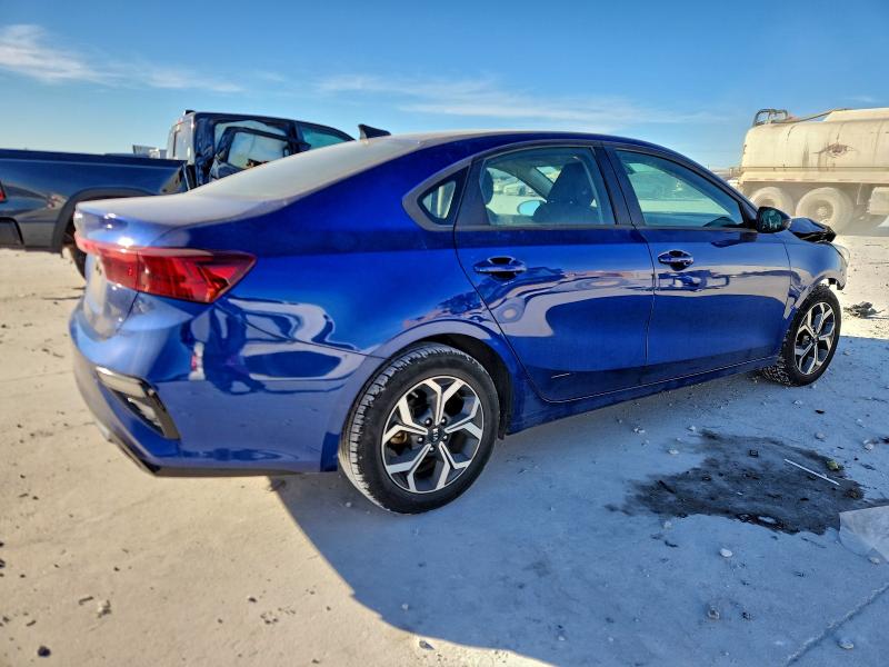 Photo 3 from auction – 2021 KIA FORTE with VIN 3KPF24AD7ME309538