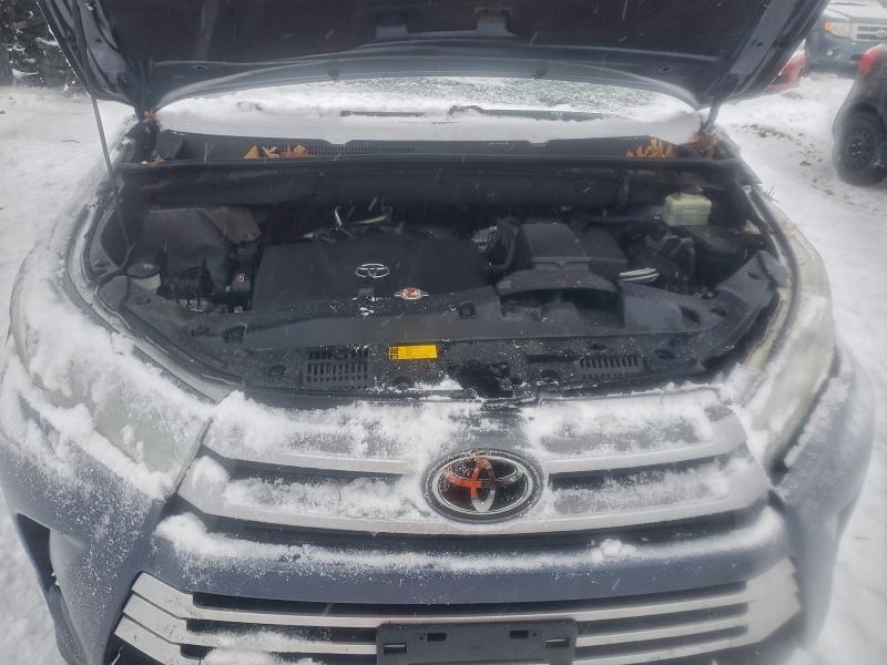 صورة رقم 12 من المزاد - 2018 TOYOTA HIGHLANDER مع VIN 5TDJZRFH3JS871033