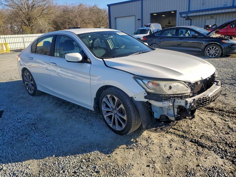 Photo 4 from auction – 2015 HONDA ACCORD SPO with VIN 1HGCR2F57FA232097