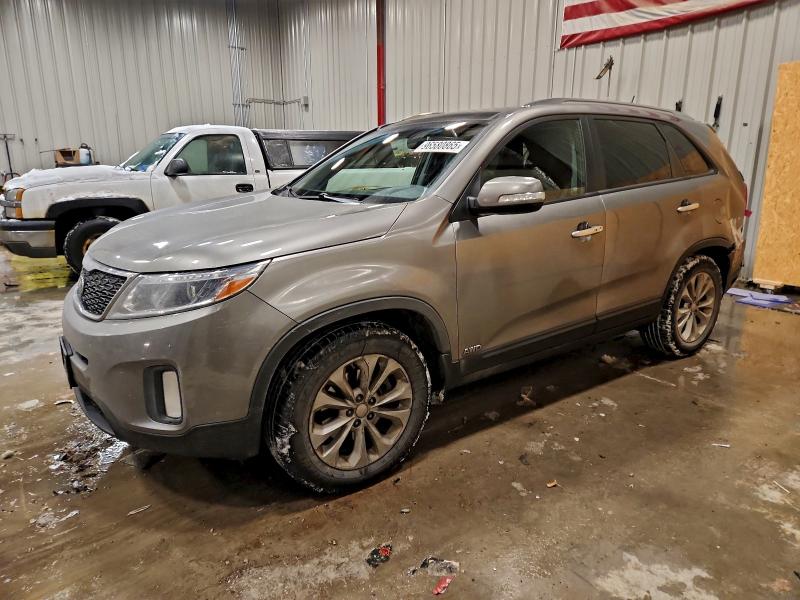 KIA SORENTO EX 2014 with VIN 5XYKUDA78EG531870 - Photo from auction