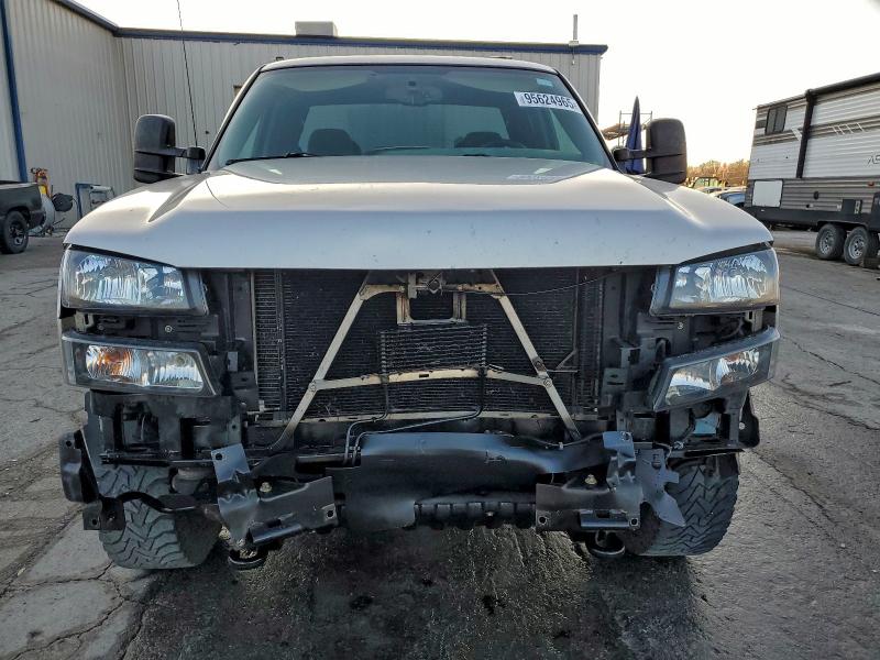 Photo 5 from auction – 2006 CHEVROLET SILVERADO with VIN 1GCHK29U56E113601