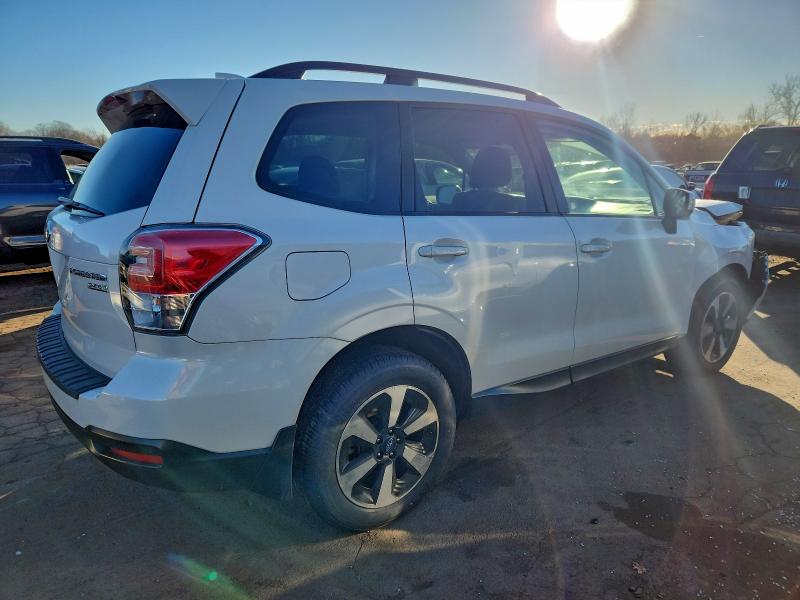 Photo 3 from auction – 2017 SUBARU FORESTER 2 with VIN JF2SJAECXHH544065