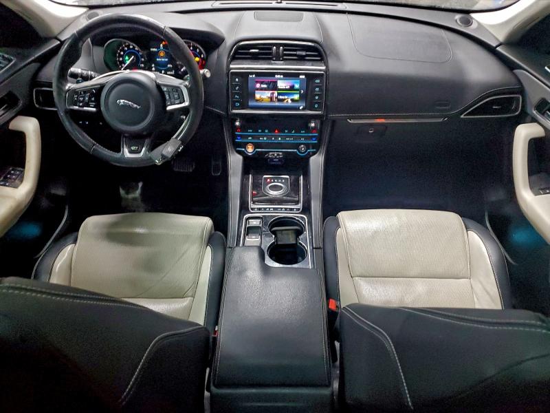 Photo 8 from auction – 2017 JAGUAR F-PACE R - with VIN SADCL2BV3HA888567