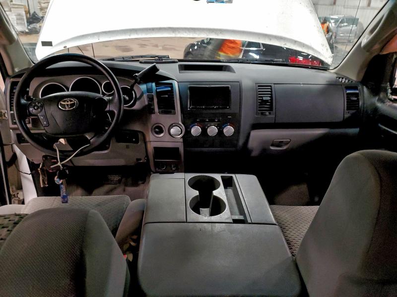 Photo 8 from auction – 2011 TOYOTA TUNDRA with VIN 5TFDM5F16BX020461