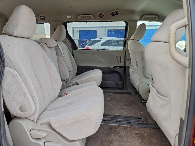 Photo 11 from auction – 2014 TOYOTA SIENNA LE with VIN 5TDKK3DC2ES445448