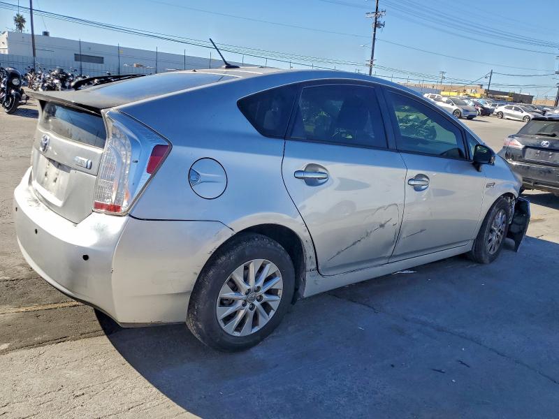 Photo 3 from auction – 2013 TOYOTA PRIUS PLUG-IN with VIN JTDKN3DP2D3046307