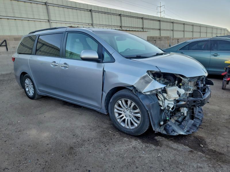 Photo 4 from auction – 2016 TOYOTA SIENNA XLE with VIN 5TDYK3DC7GS702939