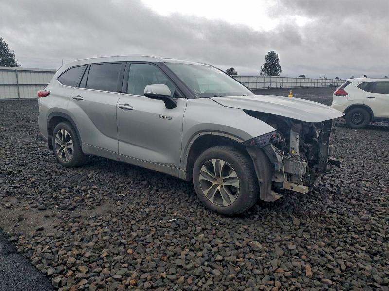 Photo 4 from auction – 2021 TOYOTA HIGHLANDER with VIN 5TDGBRCH1MS529488