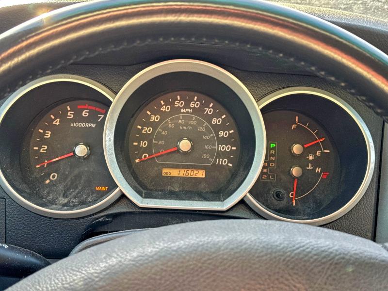 Photo 8 from auction – 2006 TOYOTA 4RUNNER SR with VIN JTEBU14R168054764