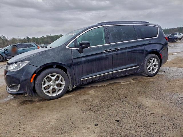 CHRYSLER PACIFICA T 2017 with VIN 2C4RC1BG7HR759390 - Photo from auction